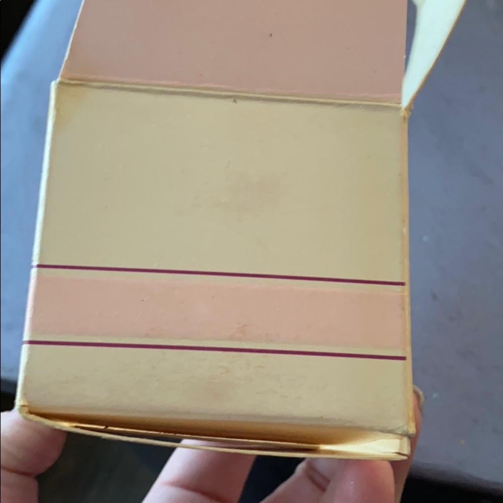 Avon Moisture Secret Enriched Cremegel Cleanser - Picture 10 of 10